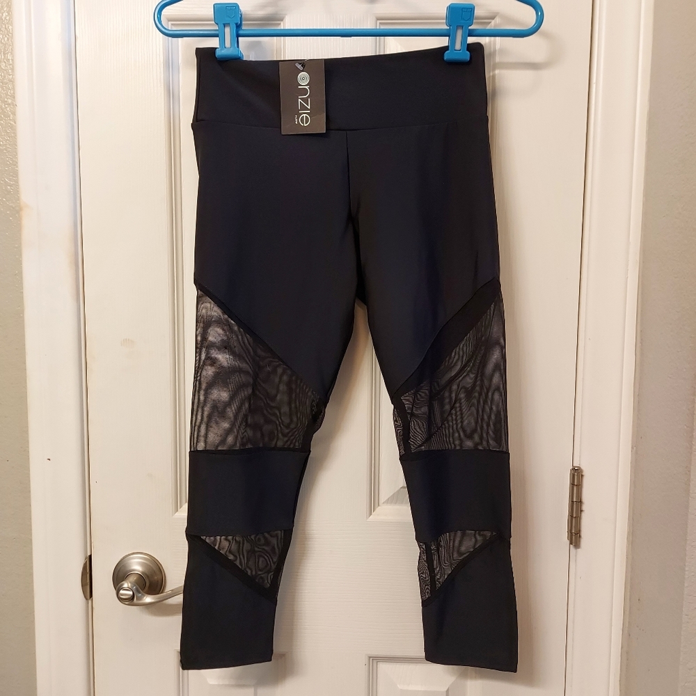 Onzie mesh cut out capri nwt